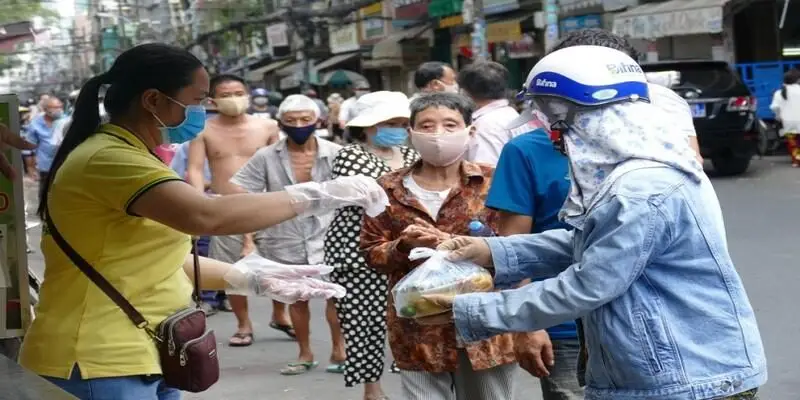 Bữa ăn ấm lòng bệnh nhân